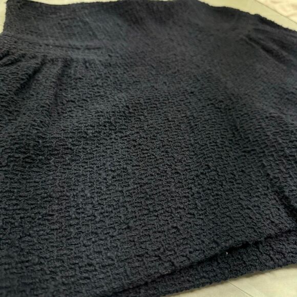 Navy Ruffle Shorts - Picture 3 of 4